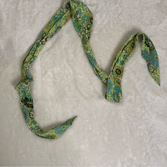 Green Women’s Two-Piece LeSuit Pant and Jacket combo with matching scarf - Picture 9 of 9